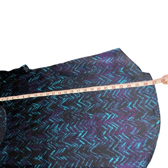 Express V-neck blouse Size:S and one crew neck size:xs - Picture 14 of 16